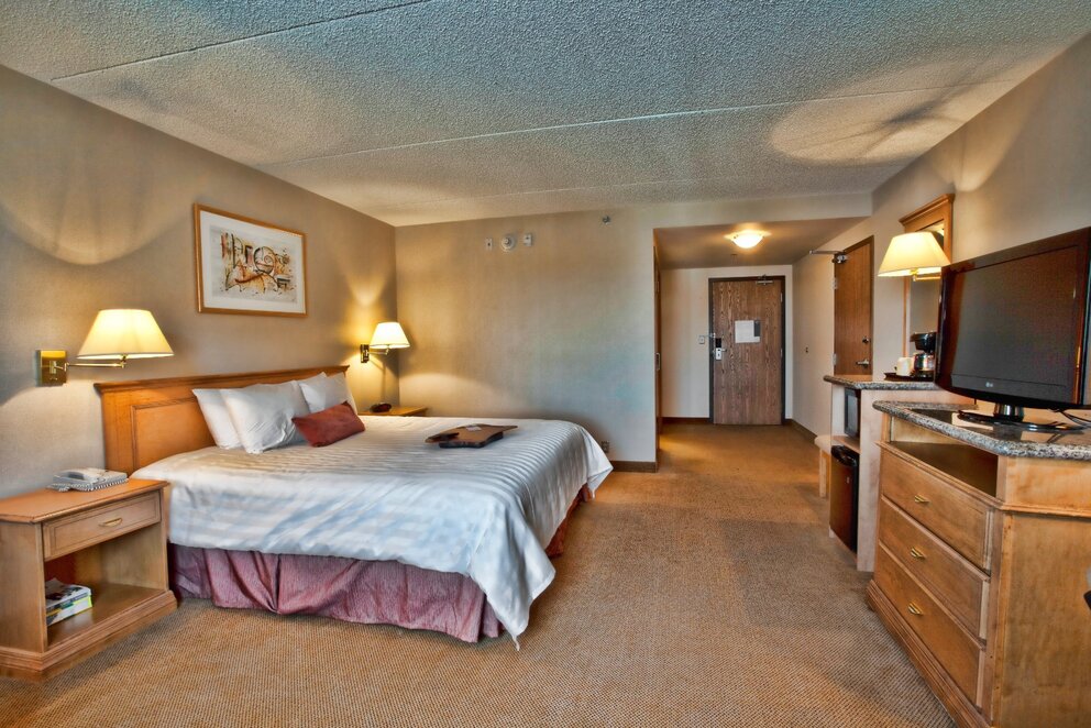 Humphry Inn & Suites Accommodations